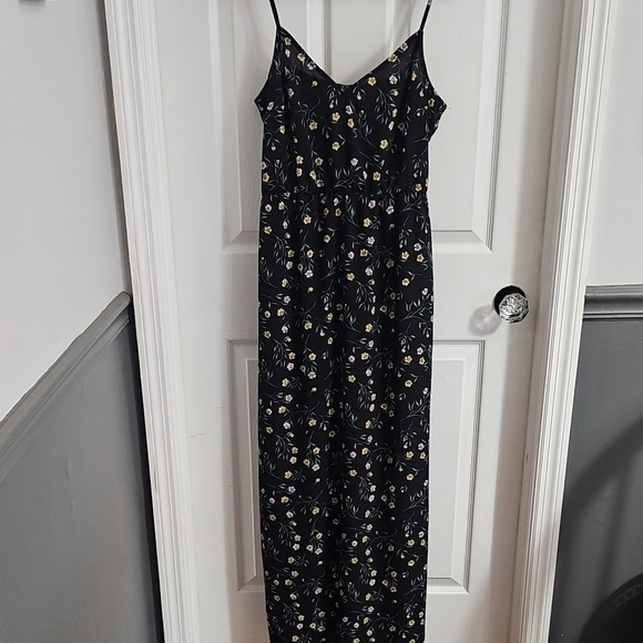 Divided Dresses & Skirts - NWT Divided H&M Black Floral Maxi Dress